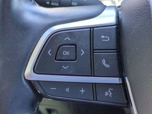 Used 2021 Toyota Highlander XSE FWD image 25