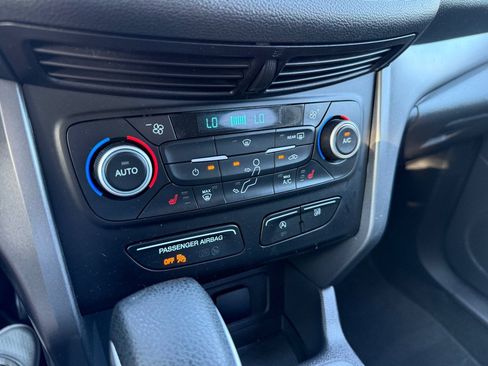 Used 2019 Ford Escape SE FWD image 22