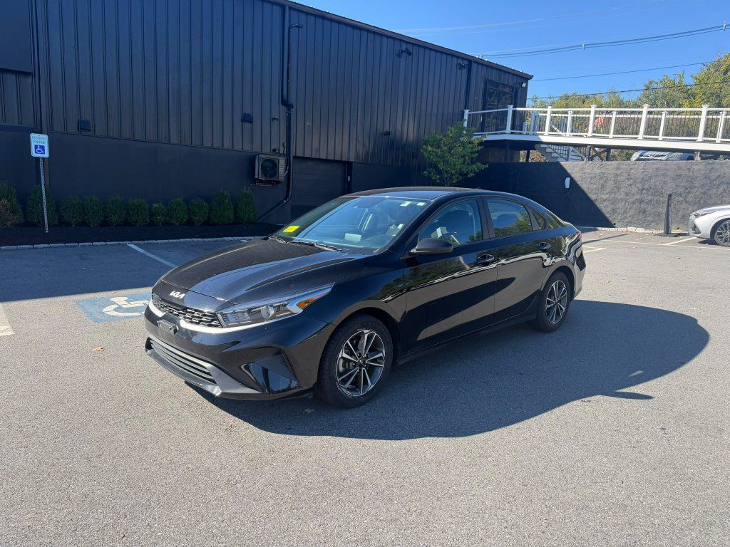 Used 2024 Kia Forte LXS FWD image 1