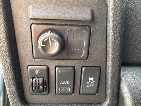 Used 2011 Nissan Rogue SV w/ SL Pkg AWD/4WD image 15