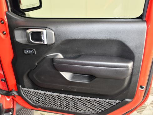Used 2020 Jeep Wrangler Sport AWD/4WD image 29