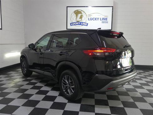 Used 2023 Nissan Rogue S FWD image 11