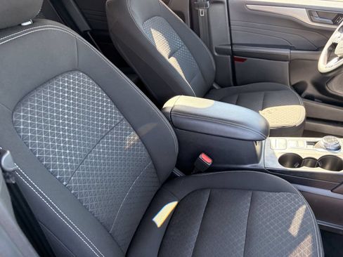 Certified 2025 Ford Escape Active FWD image 9
