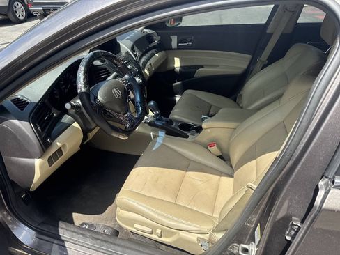 Used 2014 Acura ILX w/ Premium Package FWD image 9