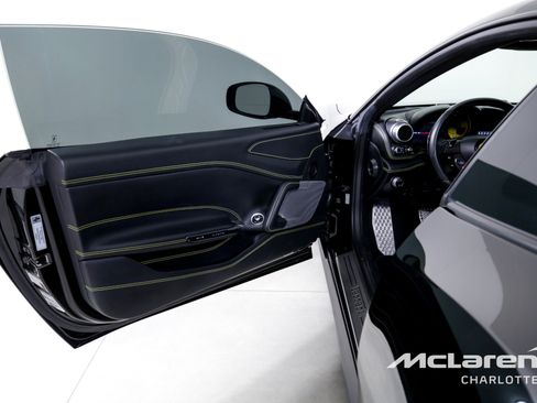 Used 2018 Ferrari GTC4Lusso T image 10