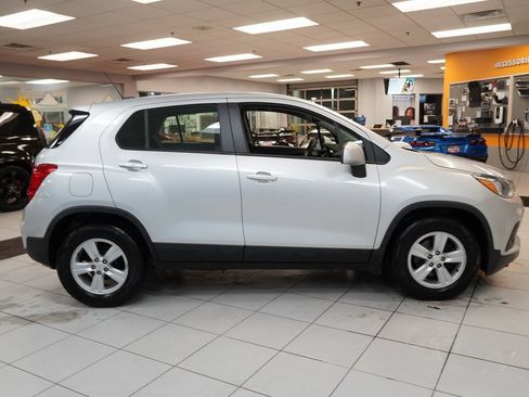 Used 2021 Chevrolet Trax LS image 12