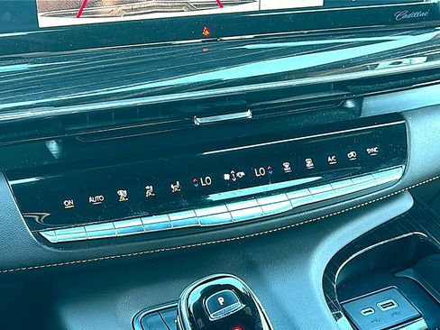 Used 2021 Cadillac Escalade Sport RWD image 36