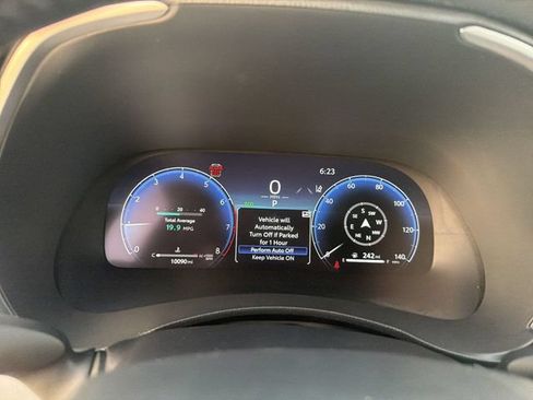 Certified 2025 Toyota Highlander Limited FWD image 12