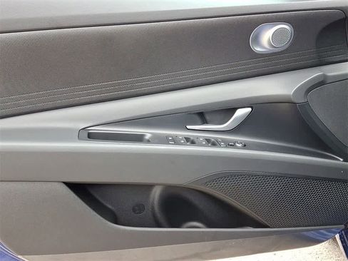 New 2026 Hyundai Elantra SE image 8