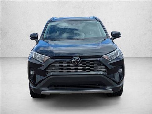 Used 2019 Toyota RAV4 Limited image 2