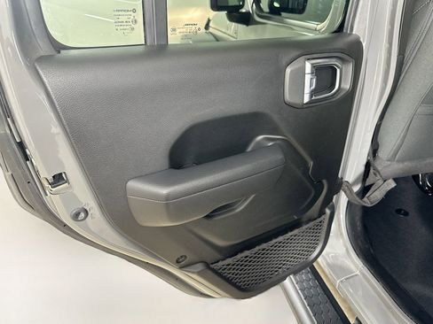 Used 2023 Jeep Wrangler Unlimited Sport AWD/4WD image 35
