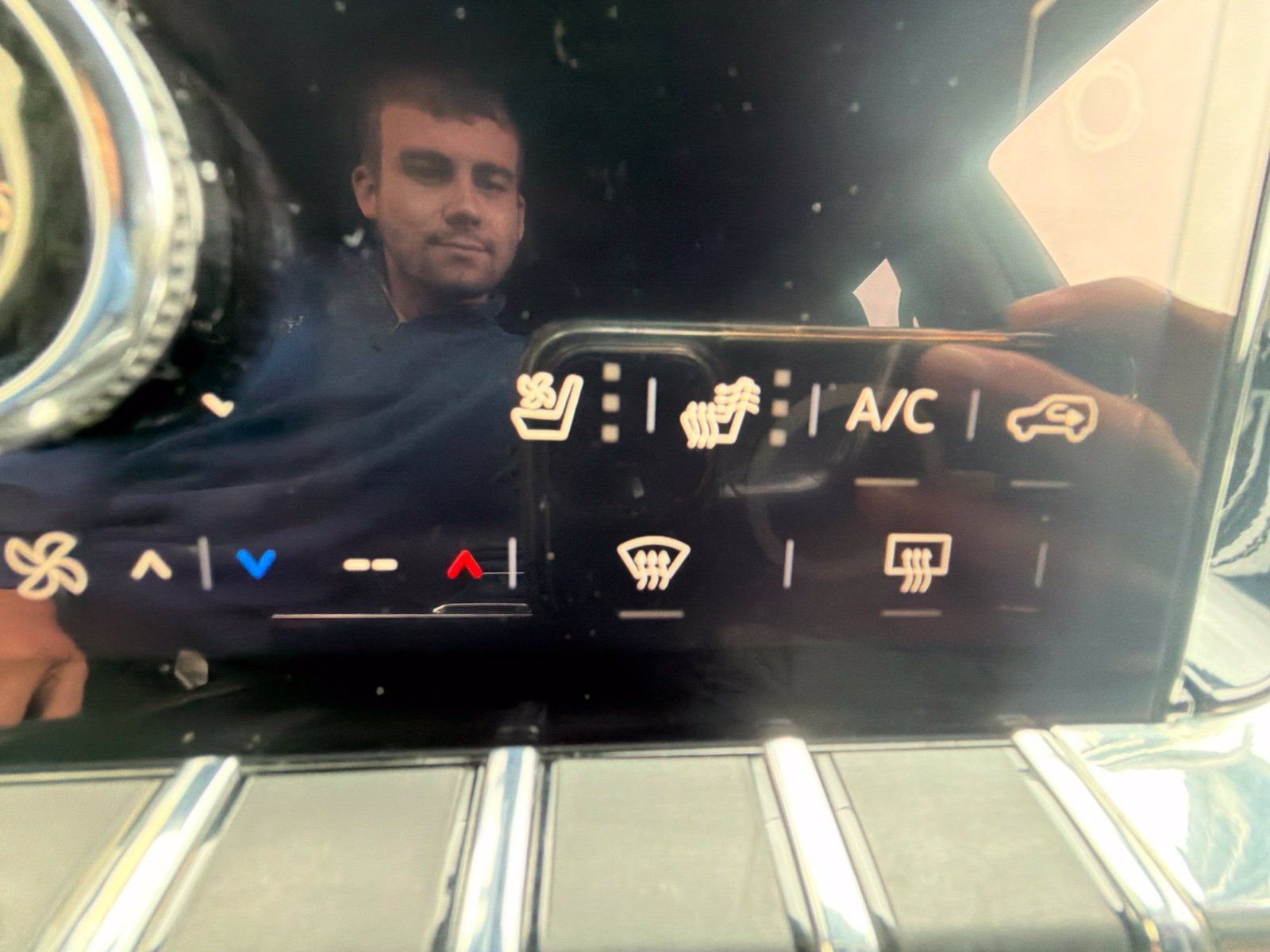 Used 2025 GMC Yukon Denali AWD/4WD image 22