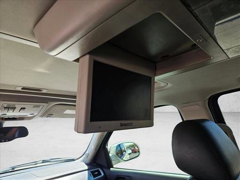 Used 2012 Cadillac Escalade Premium image 21