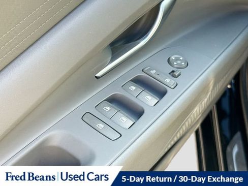 Used 2024 Hyundai Elantra SEL FWD image 25