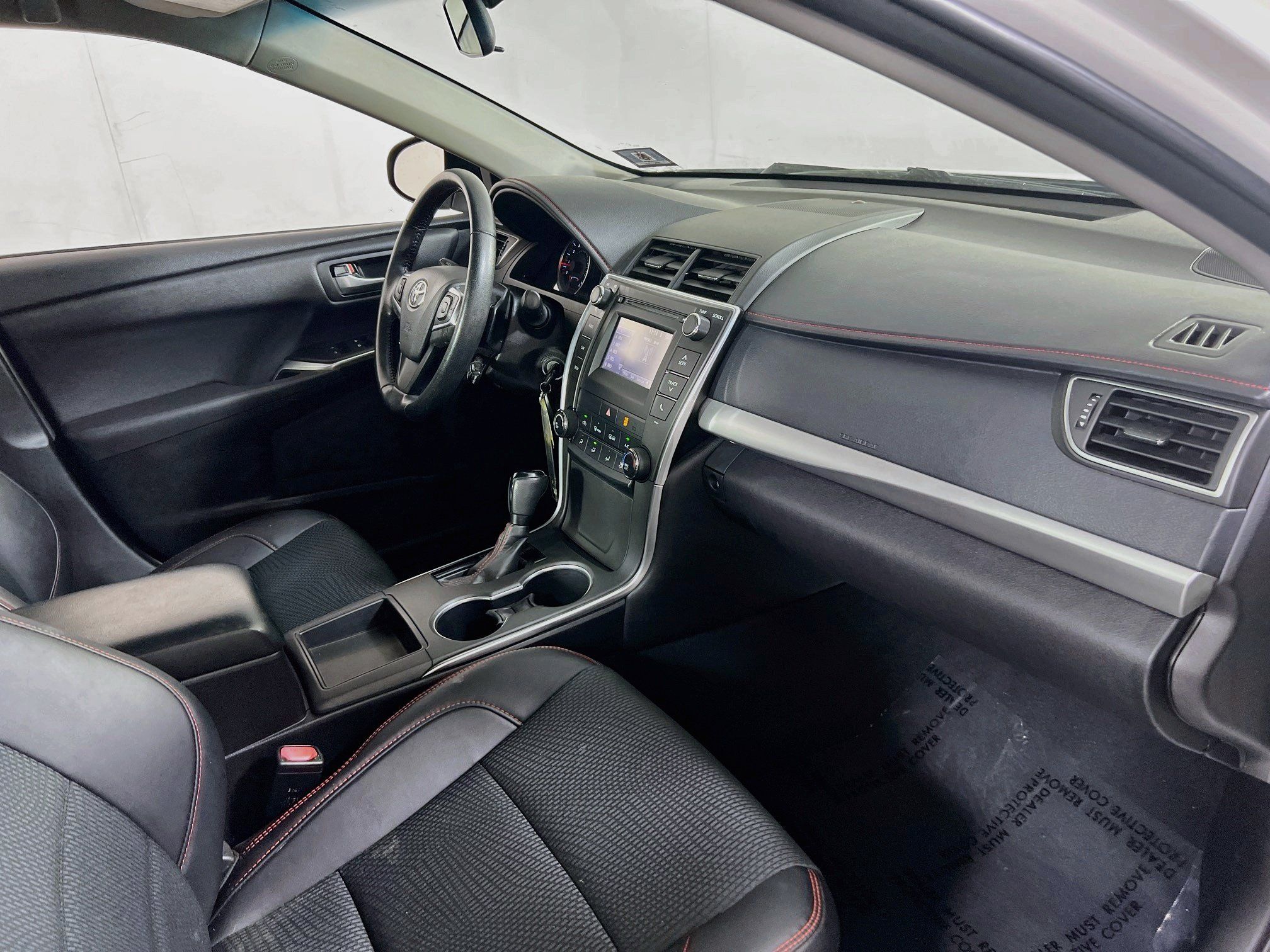 Used 2016 Toyota Camry SE w/ Protection Package (Q2) FWD image 26