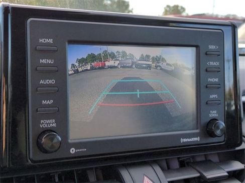 Used 2021 Toyota RAV4 XLE image 17