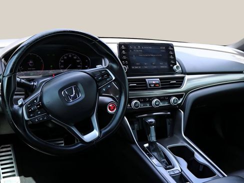 Used 2018 Honda Accord Sport image 14