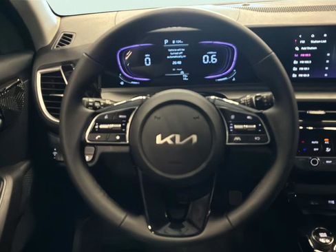 New 2026 Kia Seltos S AWD/4WD image 18