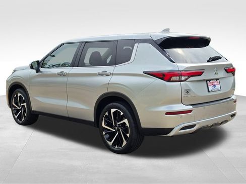 Used 2024 Mitsubishi Outlander SE AWD/4WD image 10