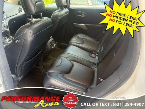 Used 2017 Jeep Cherokee Limited w/ Luxury Group AWD/4WD image 24