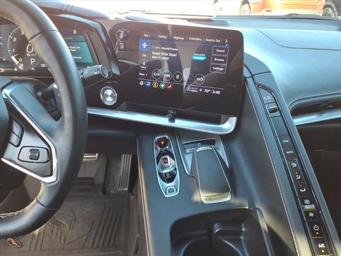 Used 2023 Chevrolet Corvette Stingray Coupe w/ Z51 Performance Package image 25