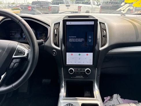 Used 2024 Ford Edge Titanium AWD/4WD image 17