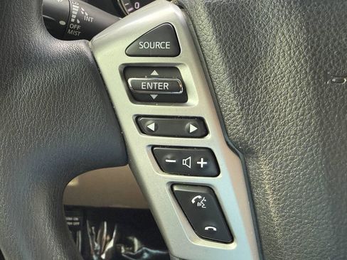 Used 2018 Nissan Titan SV AWD/4WD image 44