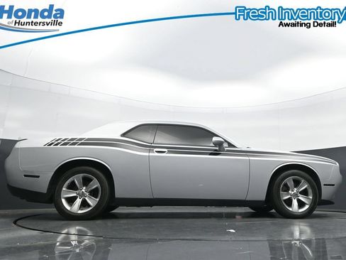 Used 2021 Dodge Challenger SXT RWD image 33