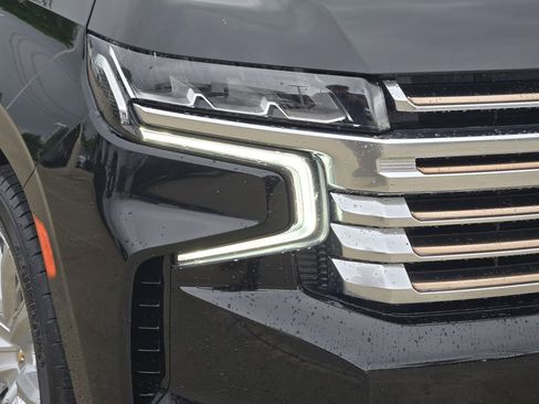 Used 2021 Chevrolet Tahoe High Country w/ Premium Package AWD/4WD image 9
