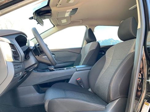 Used 2023 Nissan Rogue SV image 27