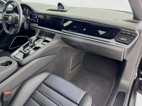 Certified 2023 Porsche Panamera Platinum Edition image 34