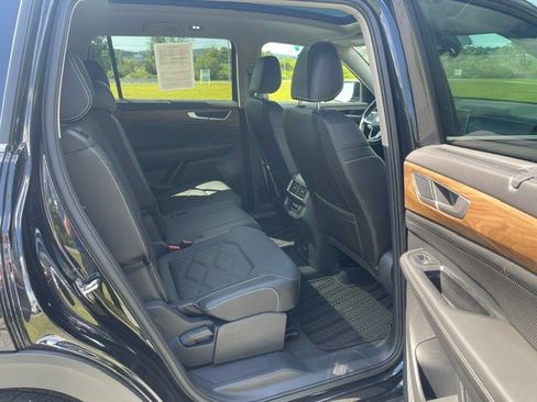 Used 2024 Volkswagen Atlas SE w/ Panoramic Sunroof Package AWD/4WD image 11