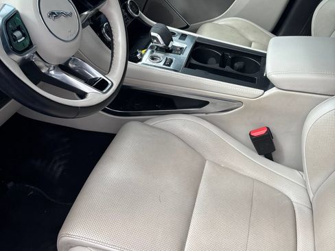 Used 2021 Jaguar F-PACE S AWD/4WD image 2