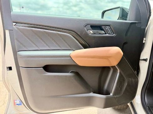 New 2026 GMC Canyon AT4 w/ Technology Plus Package AWD/4WD image 9