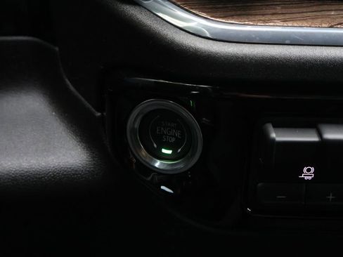 Used 2024 Chevrolet Silverado 2500 LT AWD/4WD image 28