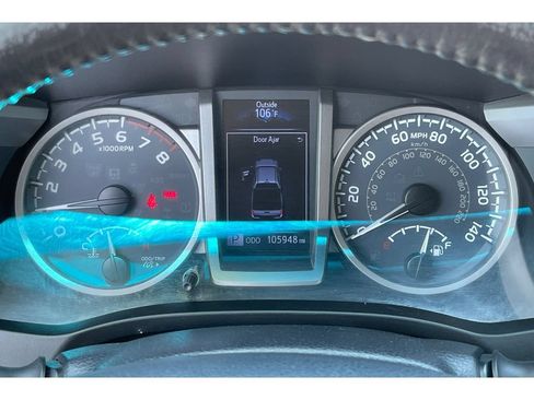 Used 2018 Toyota Tacoma SR5 RWD image 36