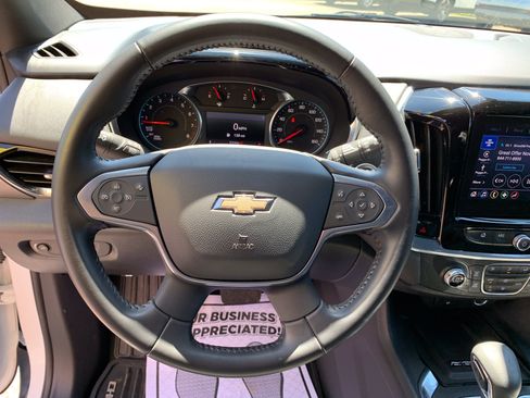Used 2022 Chevrolet Traverse LT FWD image 21