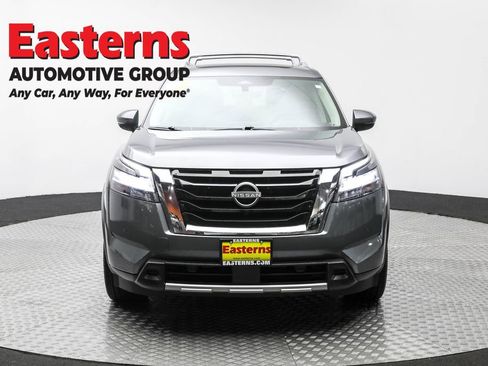 Used 2023 Nissan Pathfinder SL w/ SL Premium Package image 4