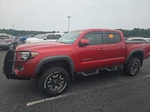 Used 2017 Toyota Tacoma TRD Off-Road w/ Tow Package (A/T) AWD/4WD image 1