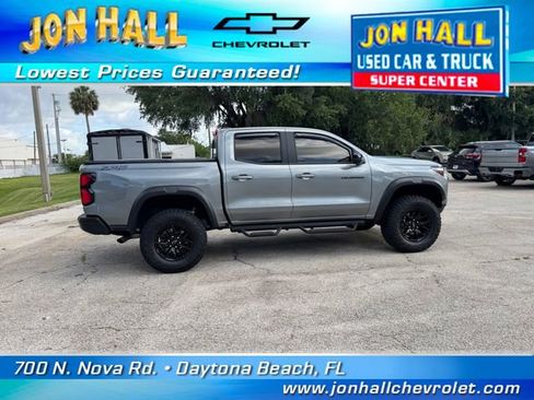 Used 2025 Chevrolet Colorado ZR2 w/ Midnight Edition AWD/4WD image 15