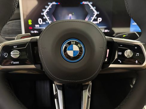Used 2026 BMW i7 eDrive50 w/ M Sport Package RWD image 11