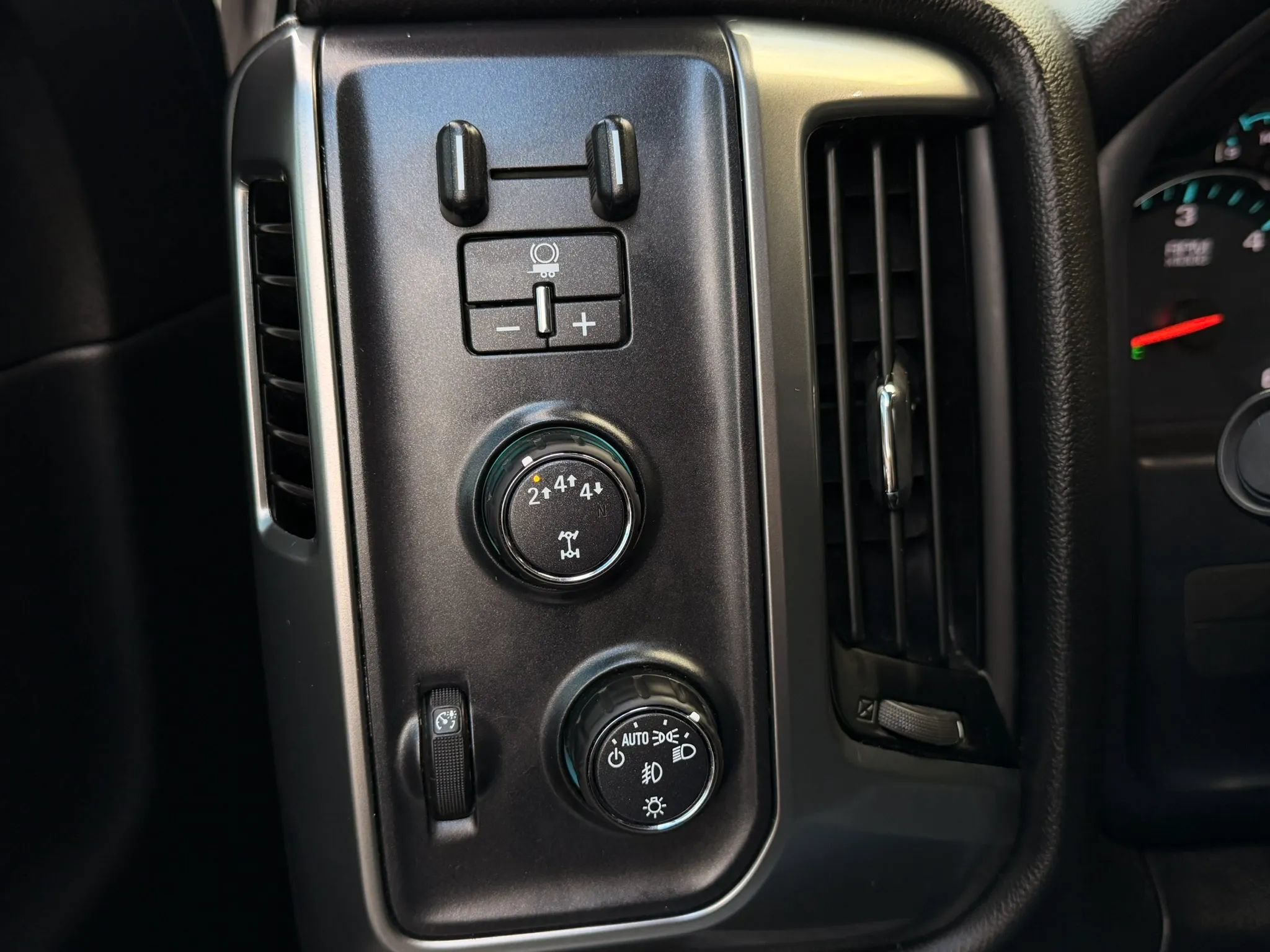 Used 2019 Chevrolet Silverado 2500 LT w/ All Star Edition AWD/4WD image 20