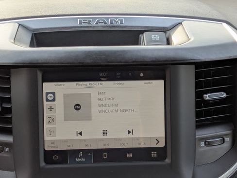 Used 2024 RAM 3500 Big Horn image 19