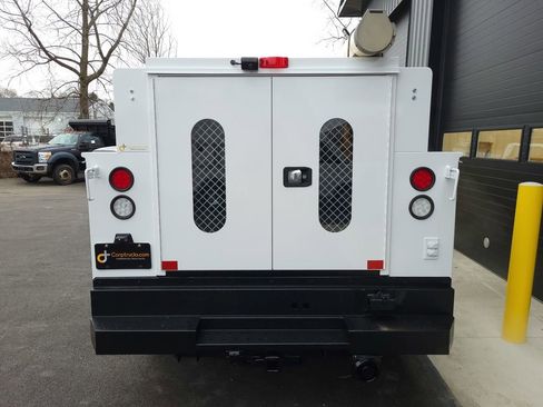 Used 2017 Ford F250 XL w/ Snow Plow/Camper Package image 10