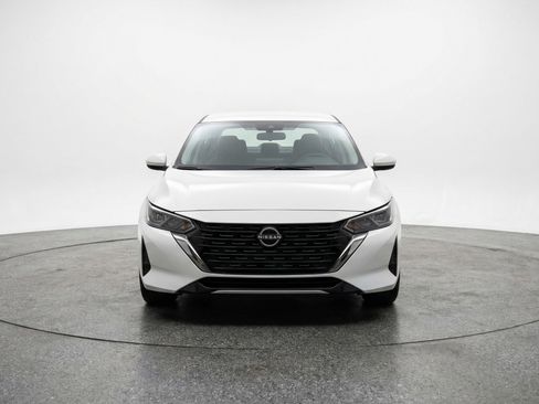 Used 2025 Nissan Sentra SV FWD image 2