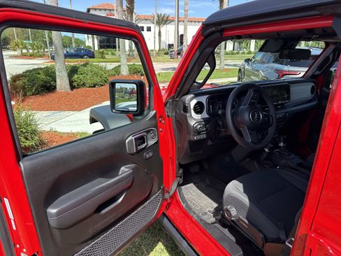 Used 2025 Jeep Wrangler Unlimited Sport S 4xe AWD/4WD image 17