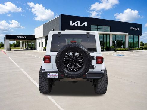 Used 2018 Jeep Wrangler Unlimited Sport S AWD/4WD image 6