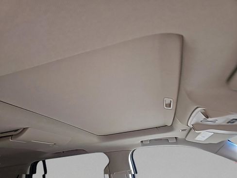 Used 2016 Cadillac Escalade Luxury image 38