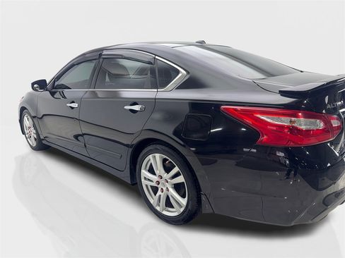 Used 2016 Nissan Altima 3.5 SL image 14