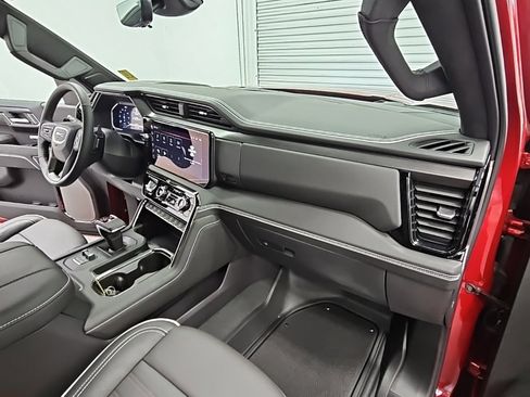 Used 2024 GMC Sierra 1500 AT4X image 40